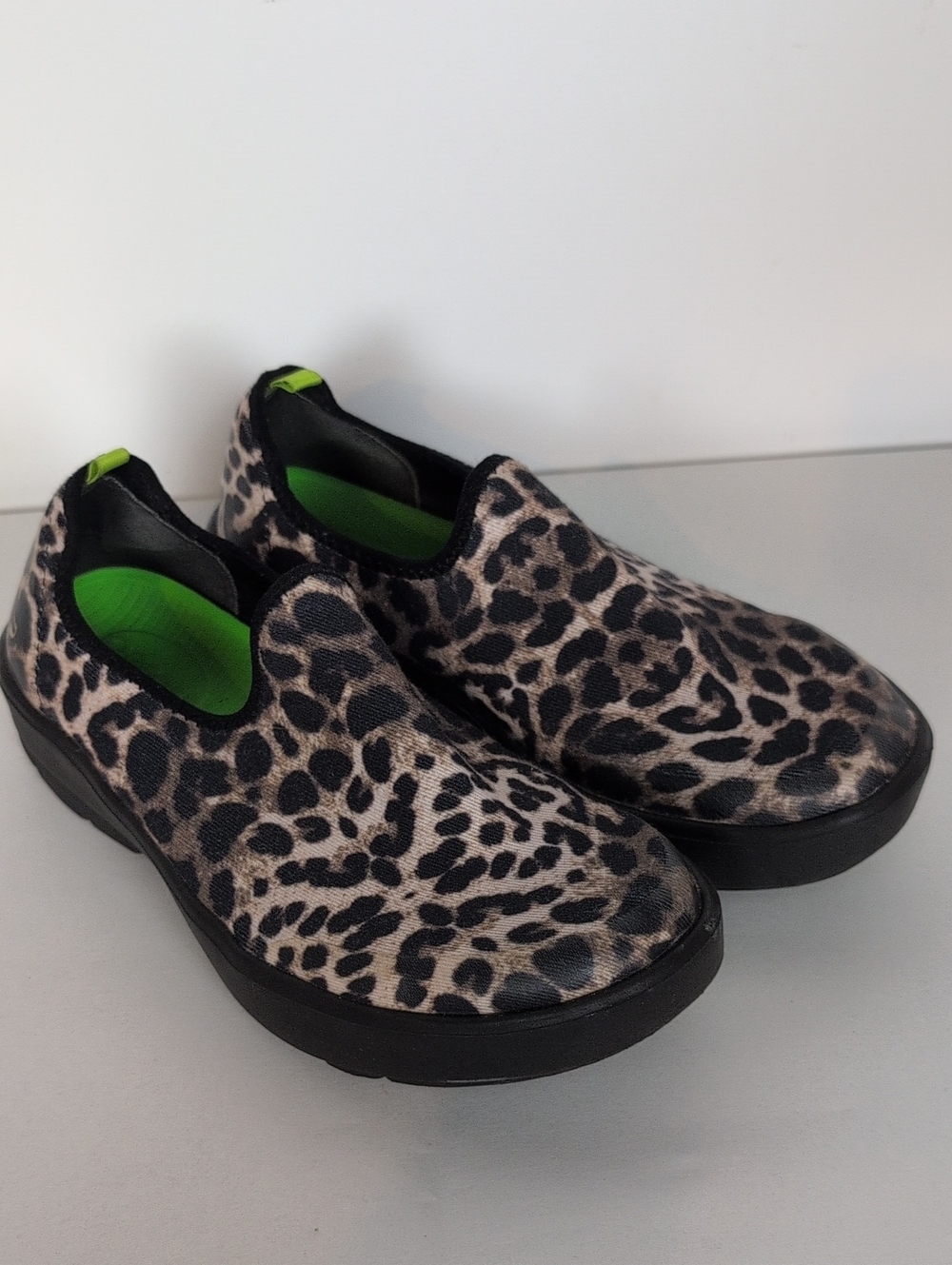Oofos Oomg Eezee Recovery Slip On Sneakers